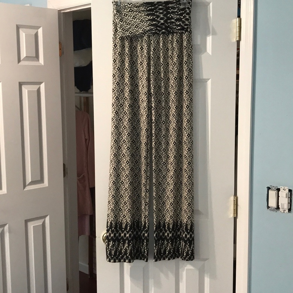 Black and off white wide leg lounge pants